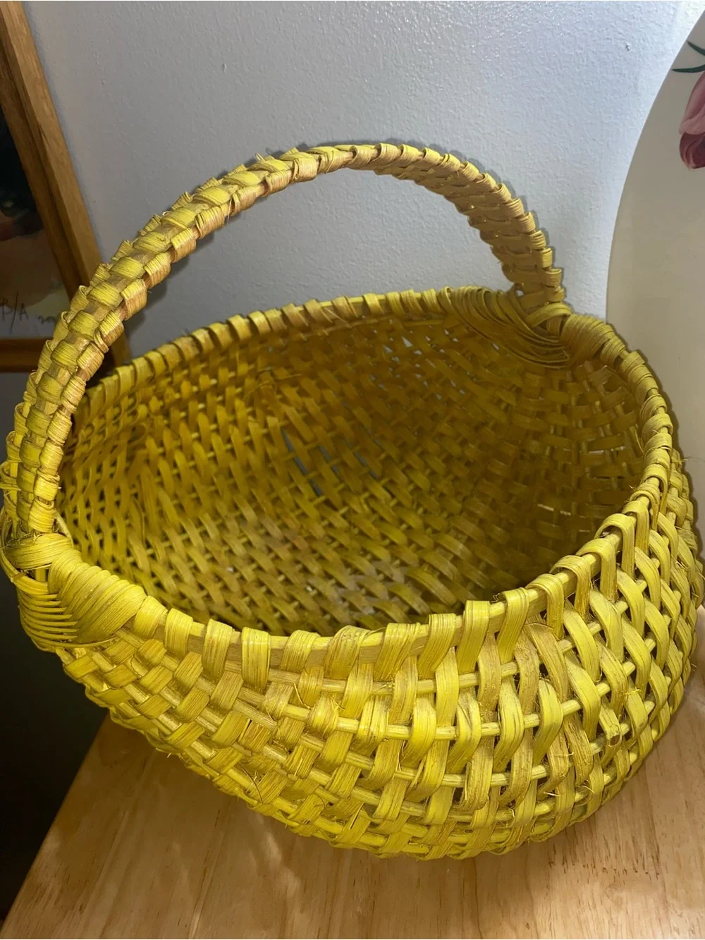VTG Yellow Woven Buttocks Hand Basket